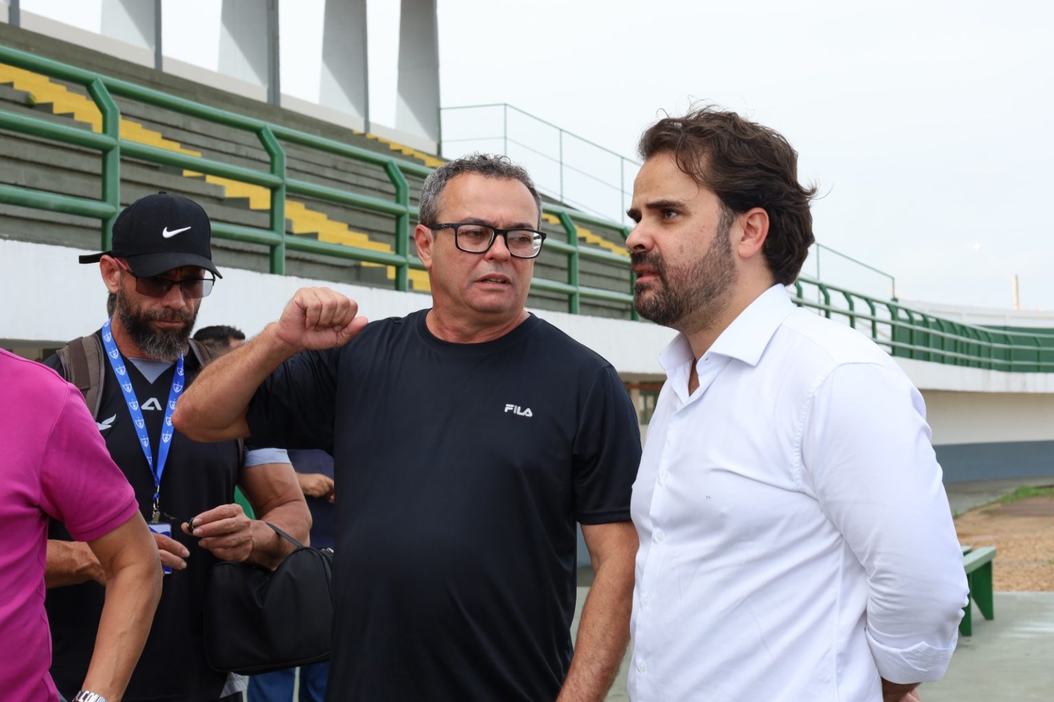Toni Cunha rebate alegações de Ferreirinha e esclarece motivos de interdição de estádio