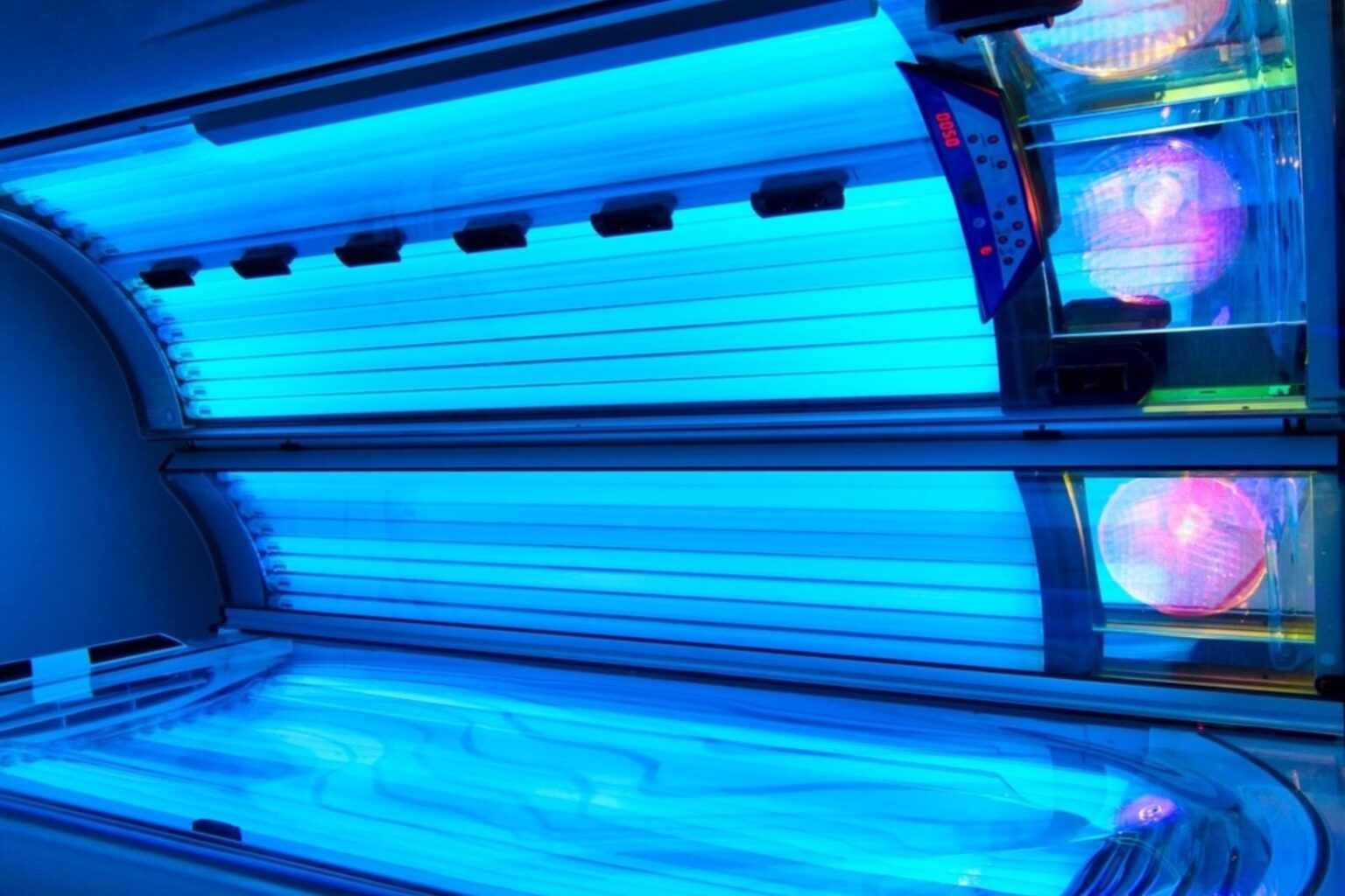 Anvisa faz alerta sobre riscos e proibições do bronzeamento artificial