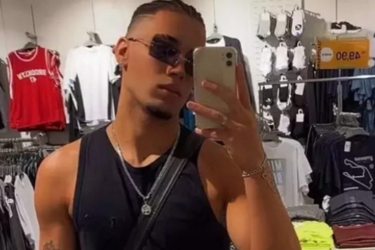 Jovem é encontrado morto dentro de geladeira após tentar separar briga