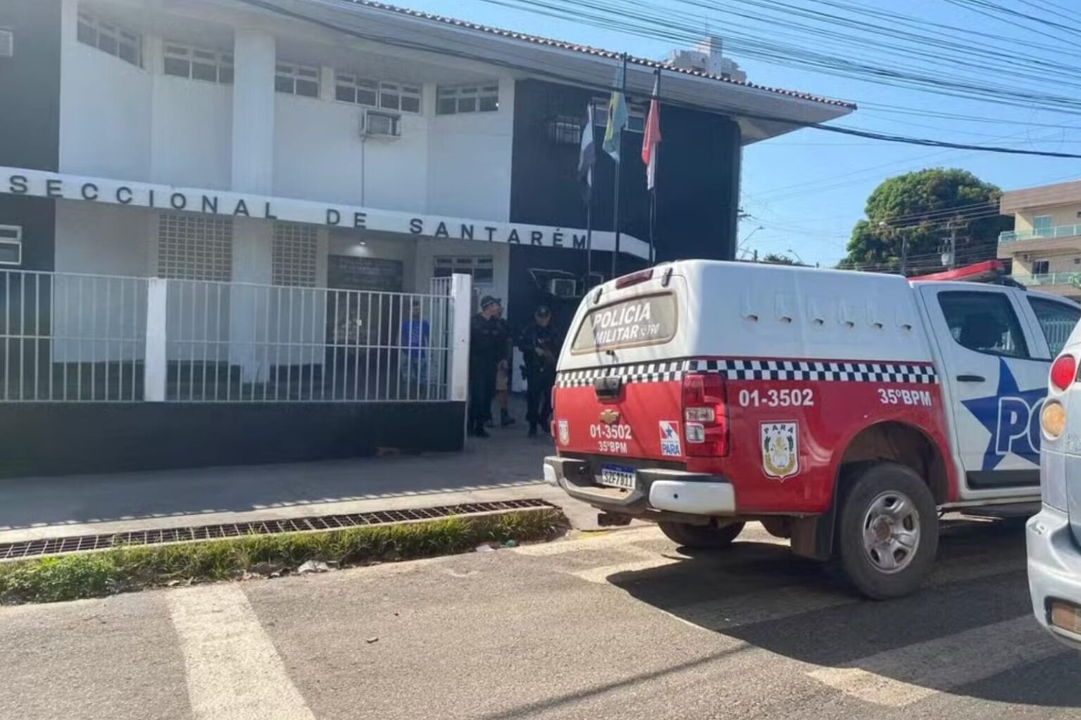 Pai e filho são presos por suspeita de furtar bancada de ferro no Pará