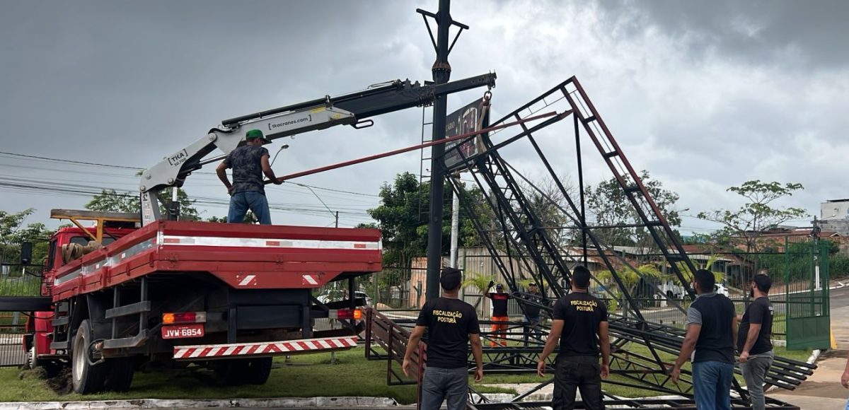 Departamento de Postura inicia retirada de outdoors irregulares em Marabá