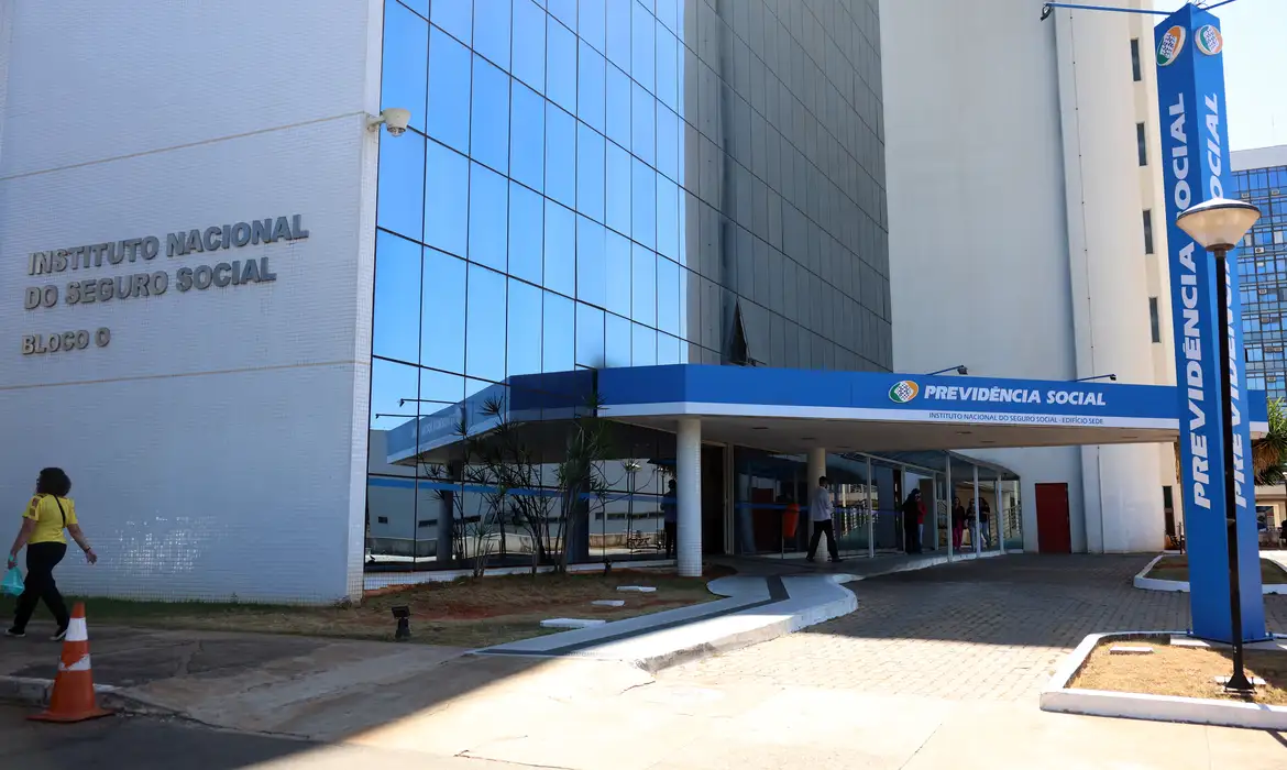 INSS começa a pagar benefícios antecipados nesta quinta-feira (06)