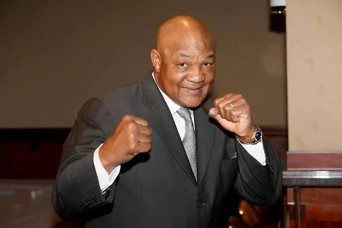 George Foreman, lenda do boxe, morre aos 76 anos