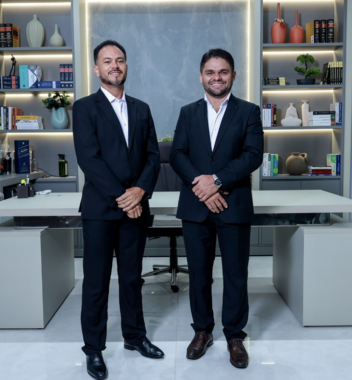 Advogados Ulisses Silva e Juscelino Veras compartilham história de vida no Debate Podcast