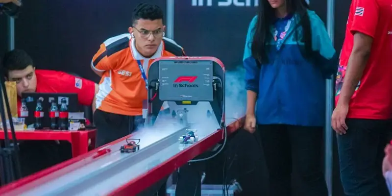 Estudantes paraenses embarcam para torneio nacional de robótica em Brasília