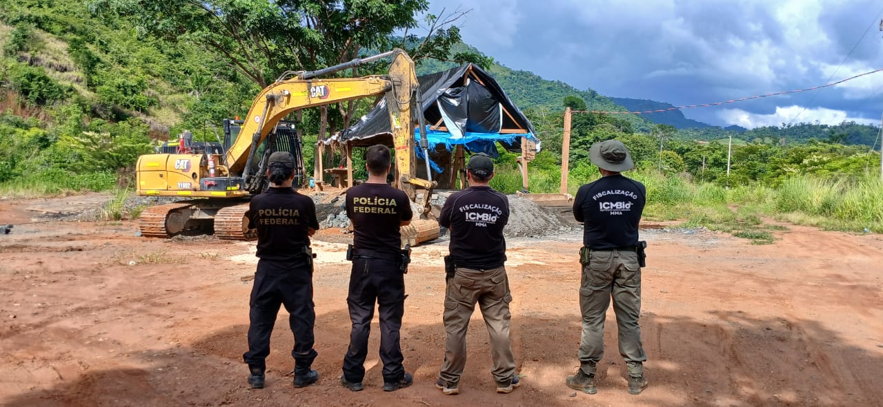 Operação destrói garimpo clandestino em Canaã dos Carajás