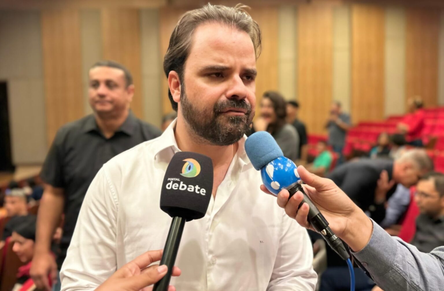 Tropeços da oposição turbinam popularidade de Toni Cunha em Marabá
