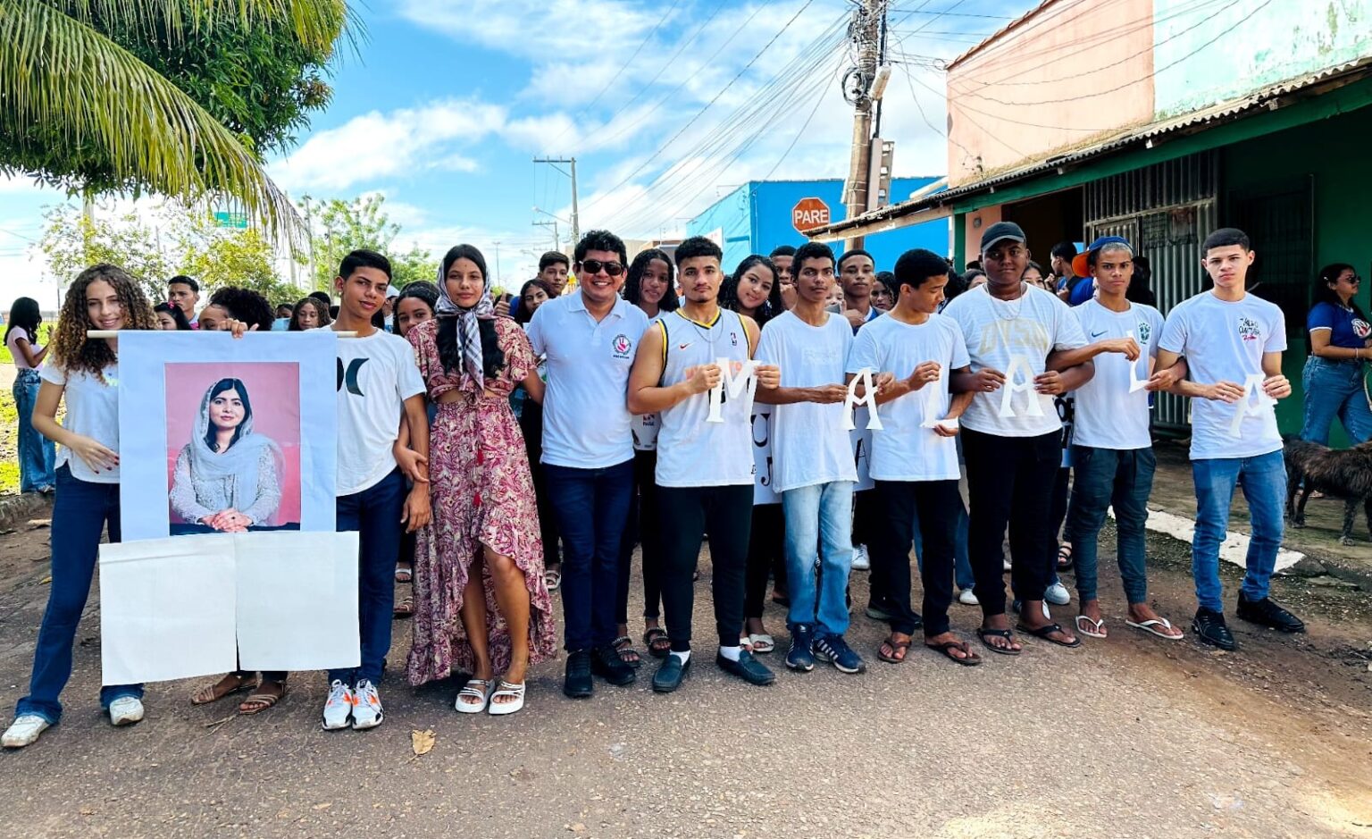 Escola promove 3ª caminhada em homenagem ao Dia Internacional da Mulher em Marabá