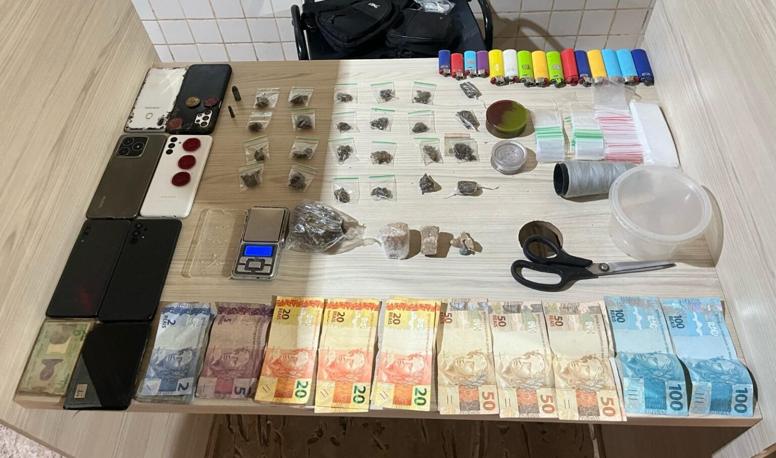 PM prende trio por tráfico de drogas em Marabá