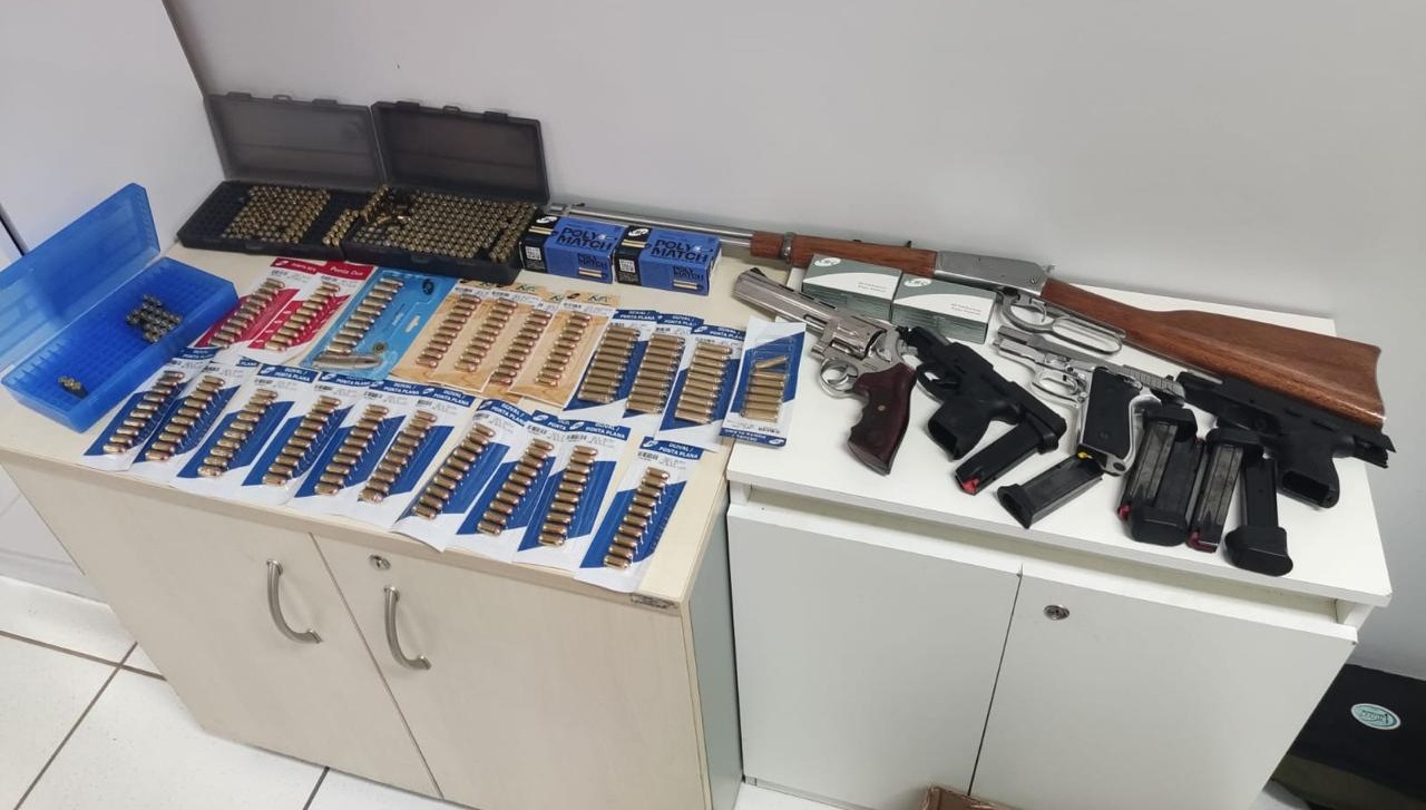 PM apreende armas de fogo durante caso de violência doméstica em Marabá
