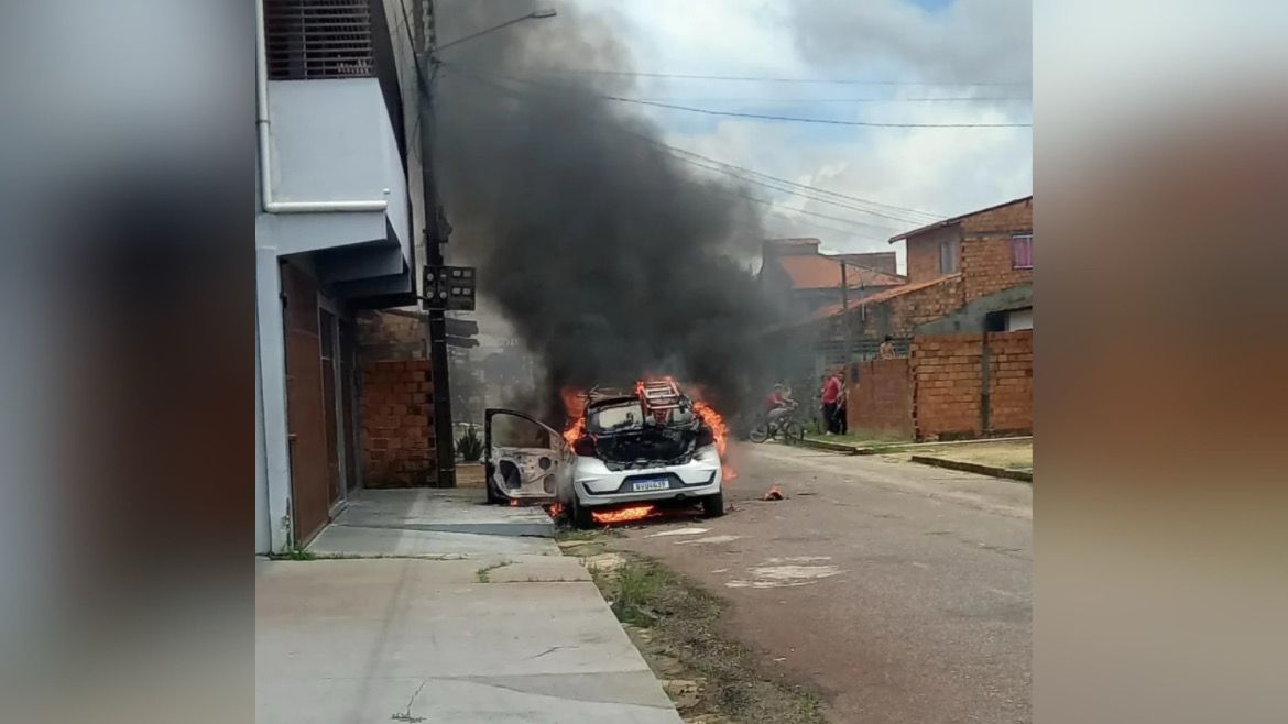 PM detém suspeitos de incendiar carros de empresas de internet no Pará