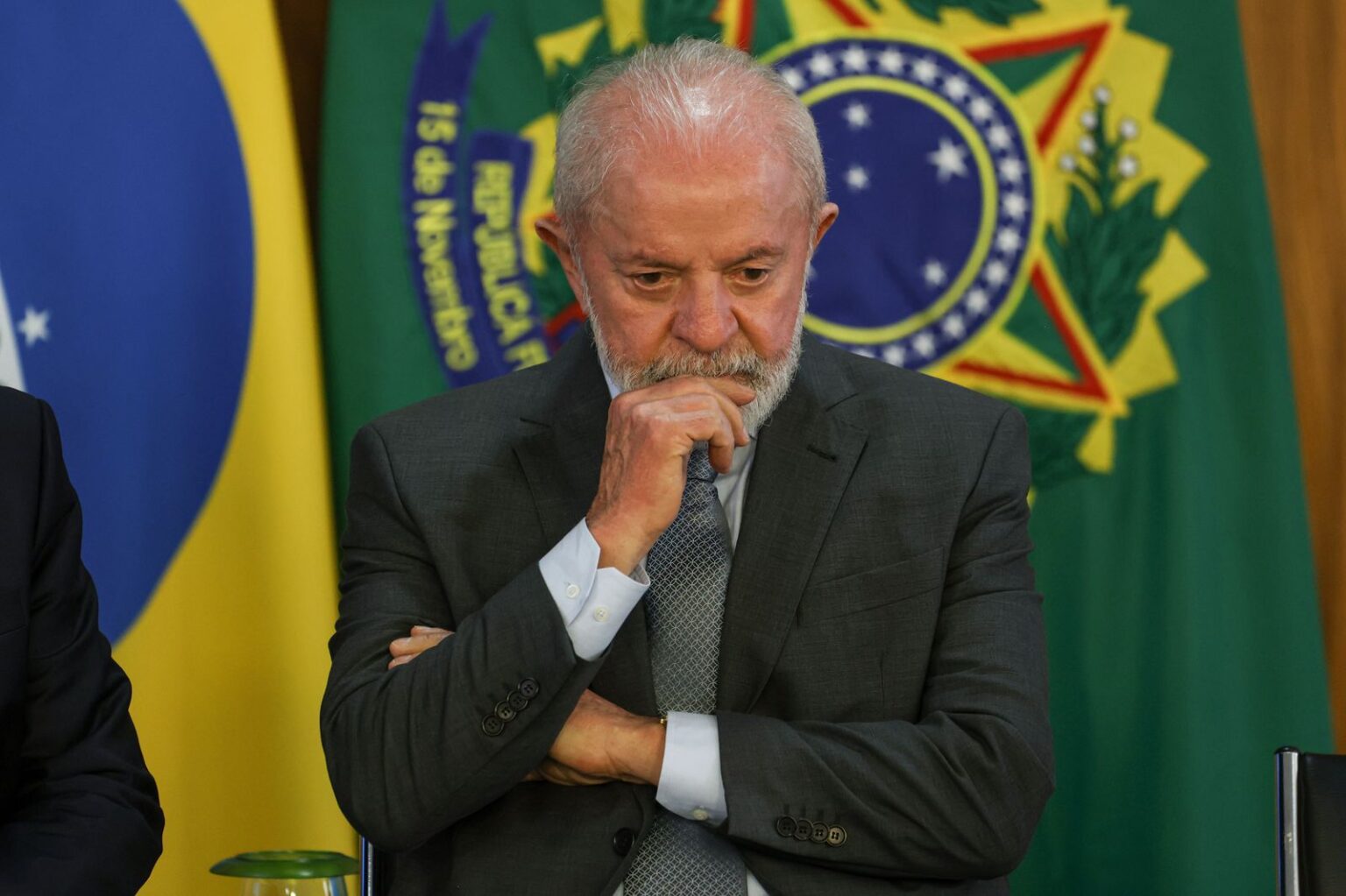 Atlas: Governo Lula é ruim para maioria; 49% acham pior que o de Bolsonaro