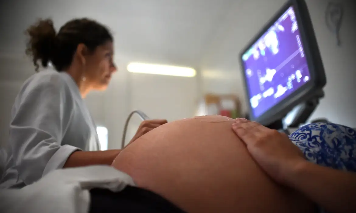 Apesar de evitáveis, mortes maternas por hipertensão persistem no país