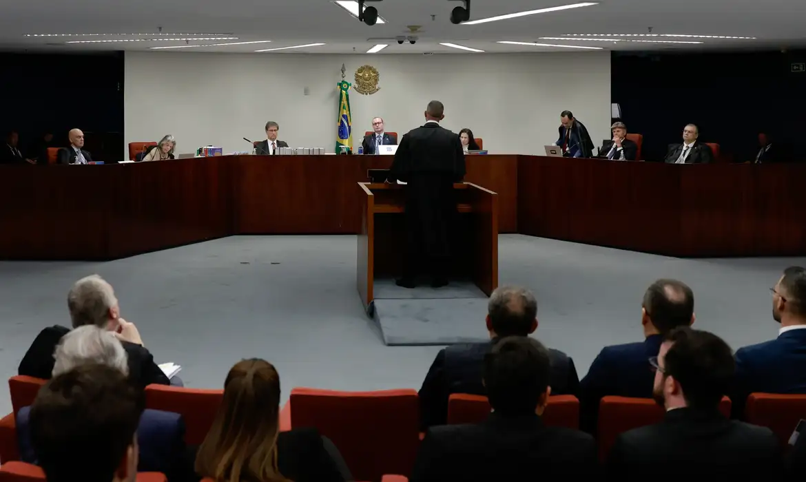 STF decide se mais seis denunciados pela trama golpista viram réus