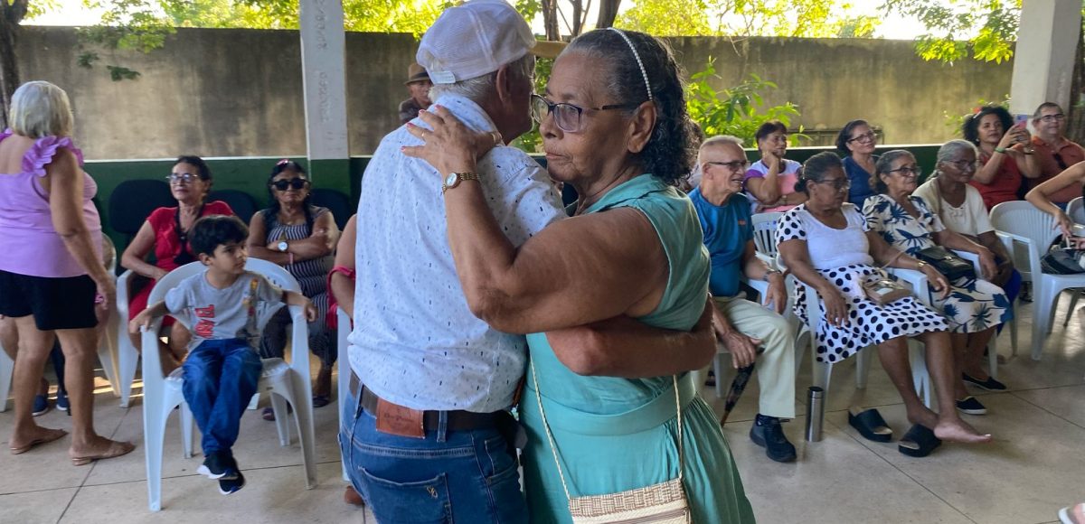 Idosos participam de ‘baile da saudade’ em Marabá