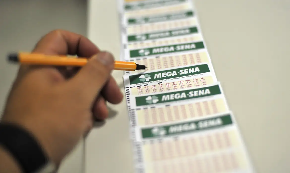 Mega-Sena acumula e vai sortear prêmio de R$ 31 milhões
