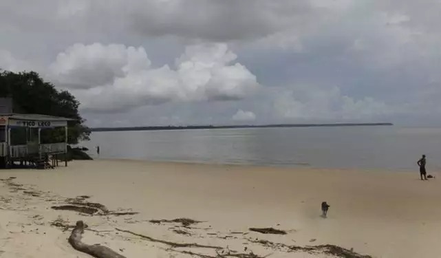 Corpo de homem é encontrado acorrentado em praia no Pará