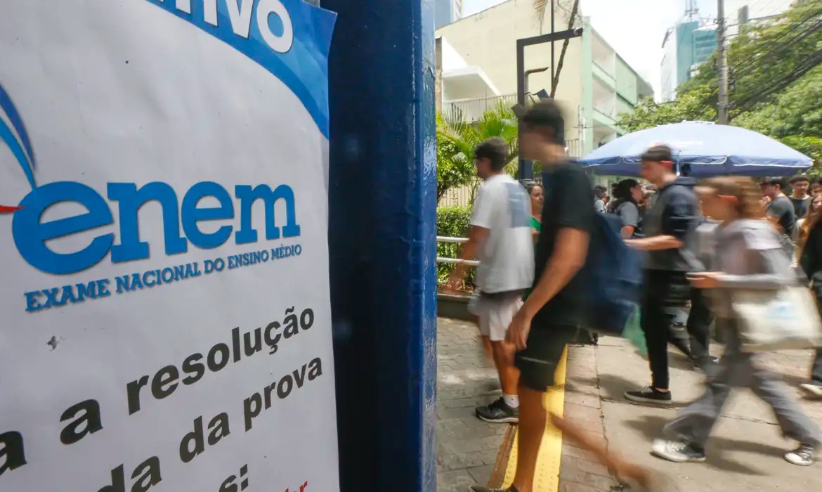 Prazo para pedir isenção da inscrição no Enem começa nesta segunda-feira (14)