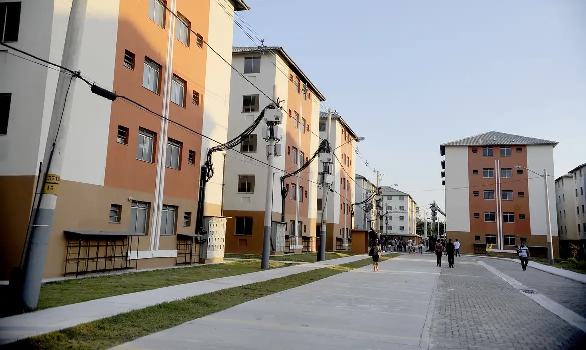 ‘Minha Casa, Minha Vida’ inclui famílias com renda de até R$ 12 mil