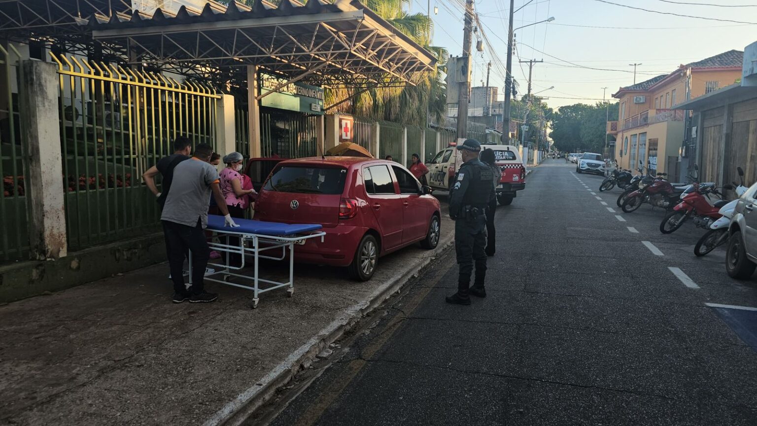 Policiais militares ajudam gestante em trabalho de parto em Marabá