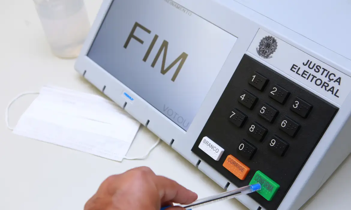 Mais de 5 milhões podem ter o título de eleitor cancelado