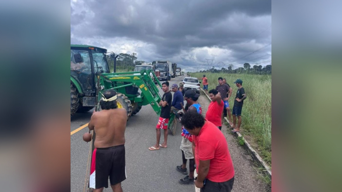 Indígenas bloqueiam BR-222 em Bom Jesus do Tocantins