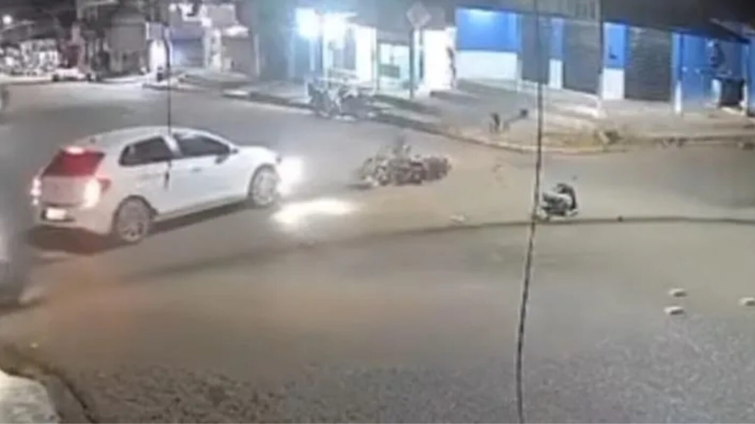 Acidente entre carro e motocicleta é registrado em Altamira; motorista foge do local