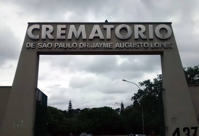 Corpo de pai de santo é cremado por engano em cemitério de SP