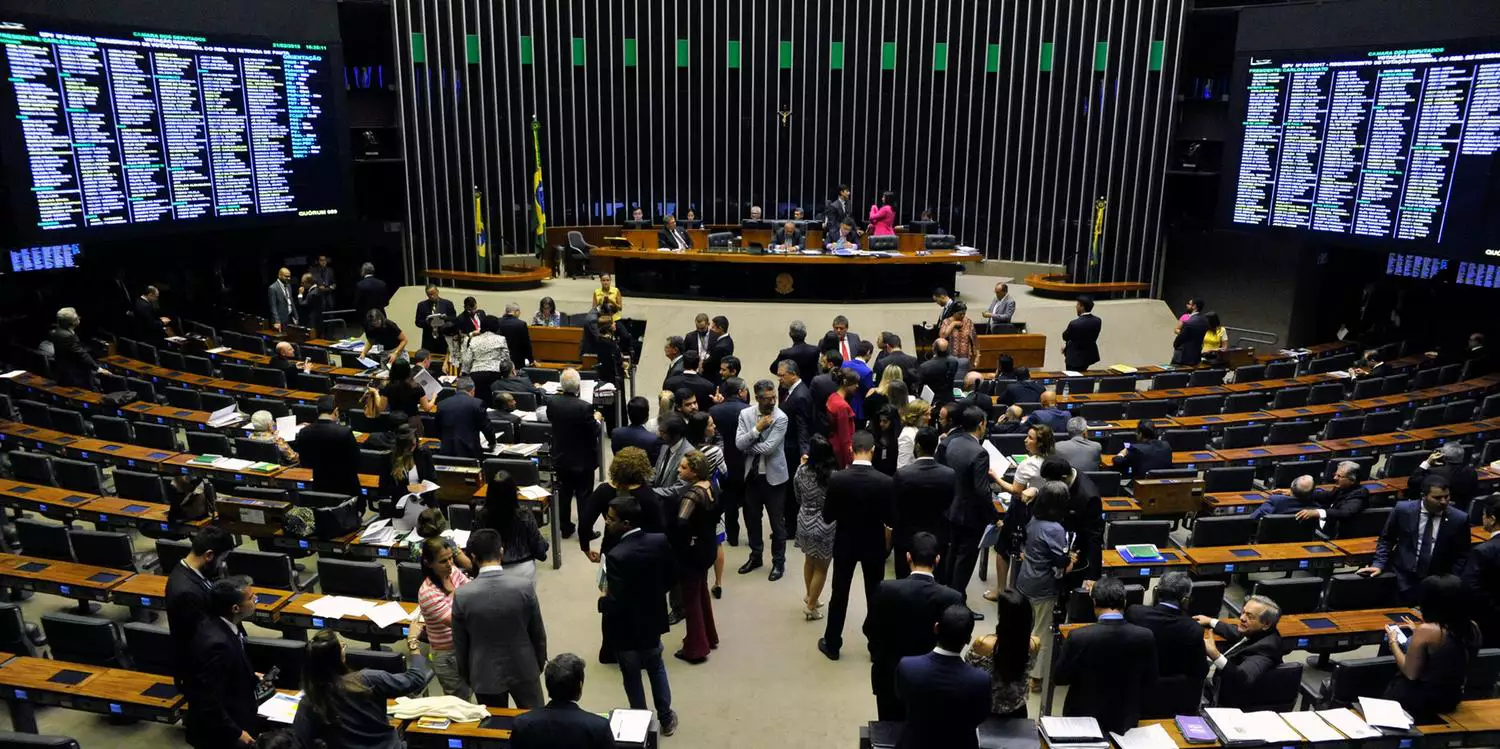 Câmara pode votar urgência para aumentar número de deputados federais; Pará ganharia 4