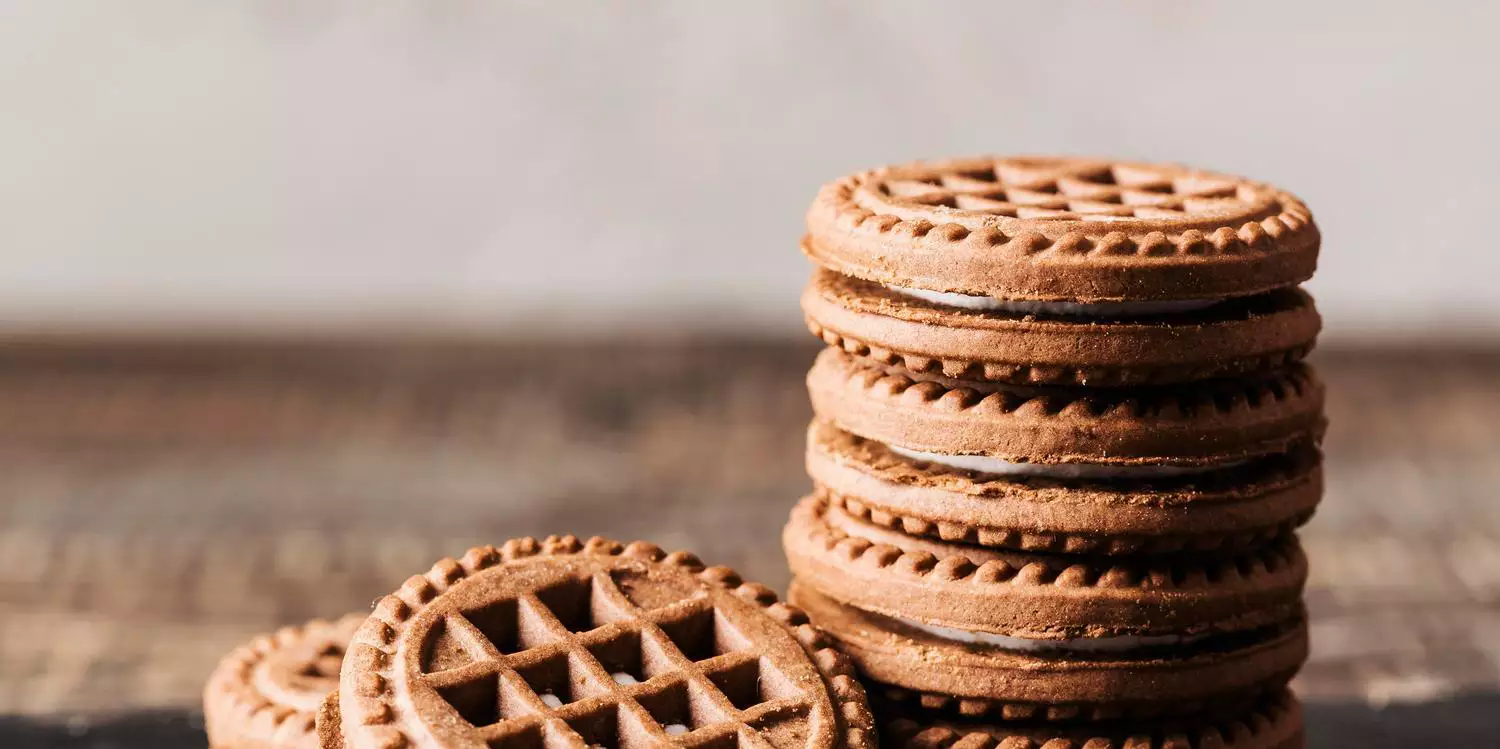 Biscoito recheado retira 40 minutos de vida; entenda os riscos!