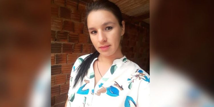 Mulher morre após atear fogo no próprio corpo como ‘prova de amor’
