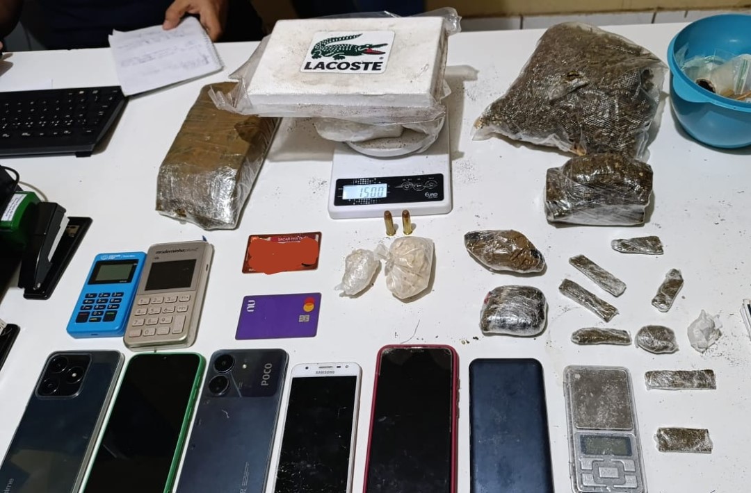 PM prende dupla com porções do cocaína e maconha em Redenção