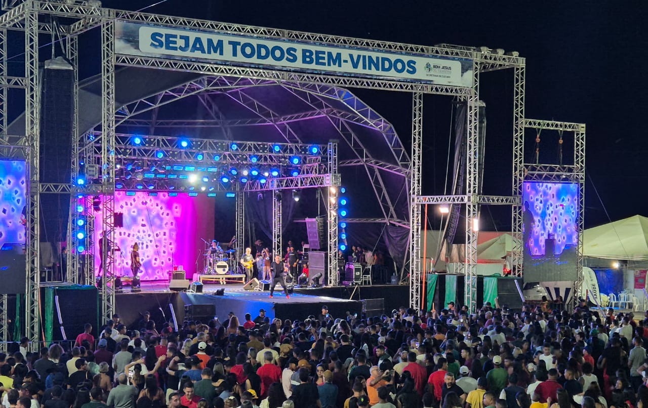 Double You faz show memorável em Bom Jesus do Tocantins