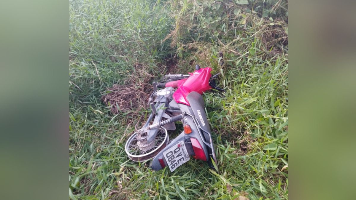 Motocicleta com registro de furto é localizada em área de mata em Marabá