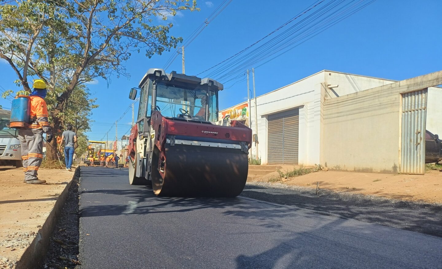 Prefeitura de Parauapebas alcança marca de 21 km de asfalto em apenas cinco meses