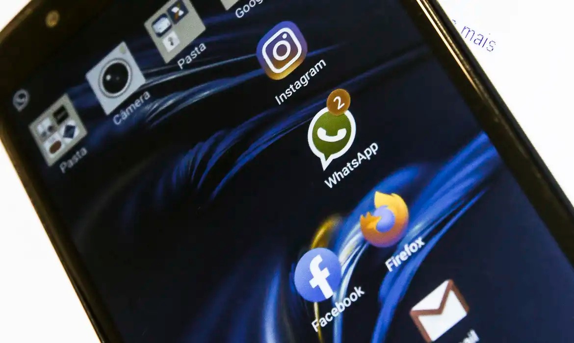 Câmara aprova campanha sobre uso consciente de tecnologias digitais