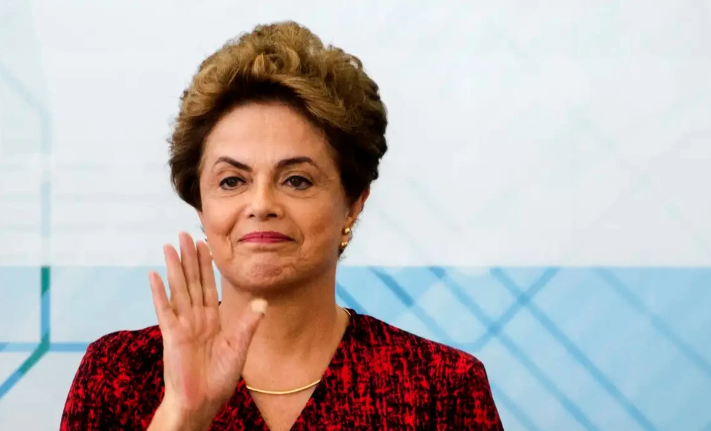 Comissão aprova anistia para ex-presidente Dilma Rousseff