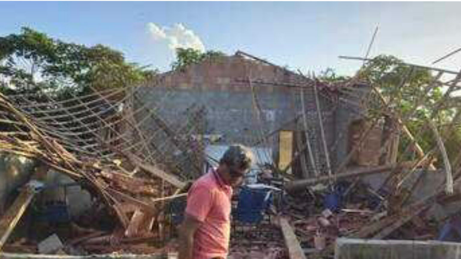 Teto de sala desaba durante ventania em escola no sudeste do Pará