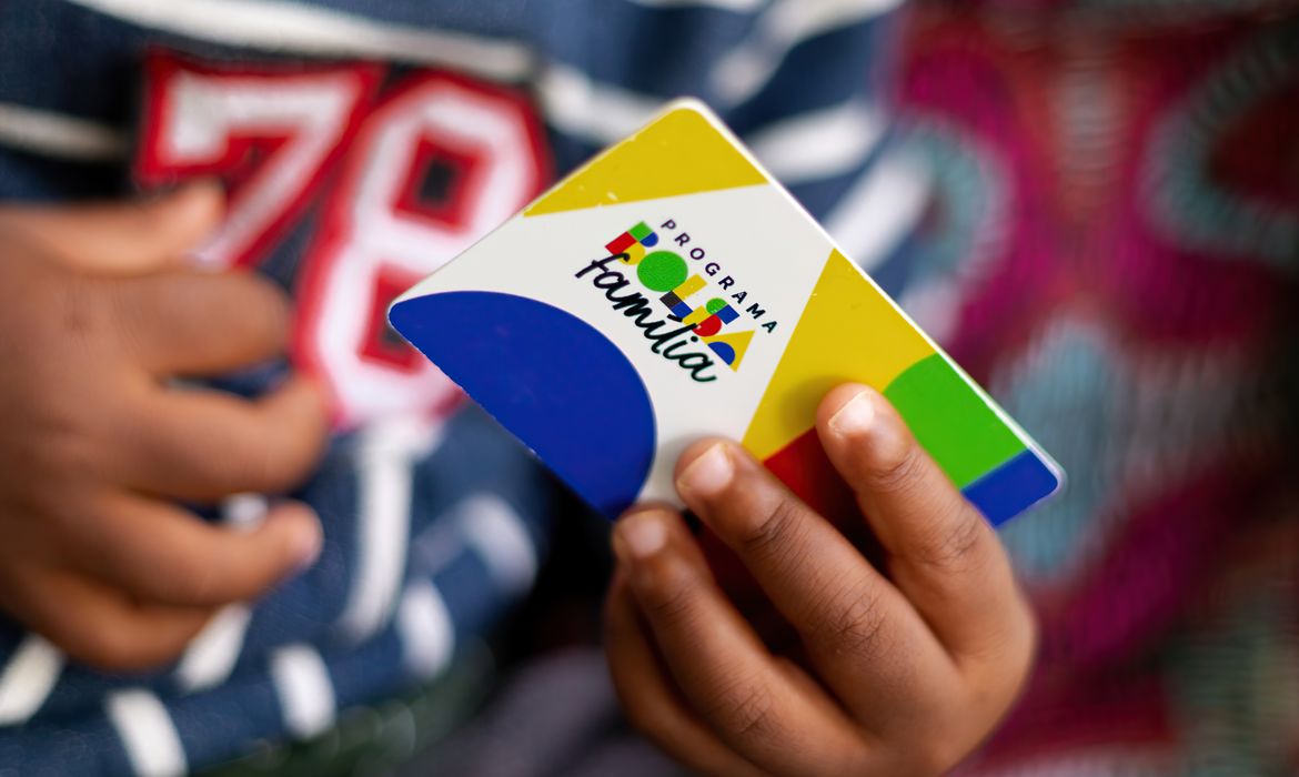 Caixa começa a pagar Bolsa Família de junho