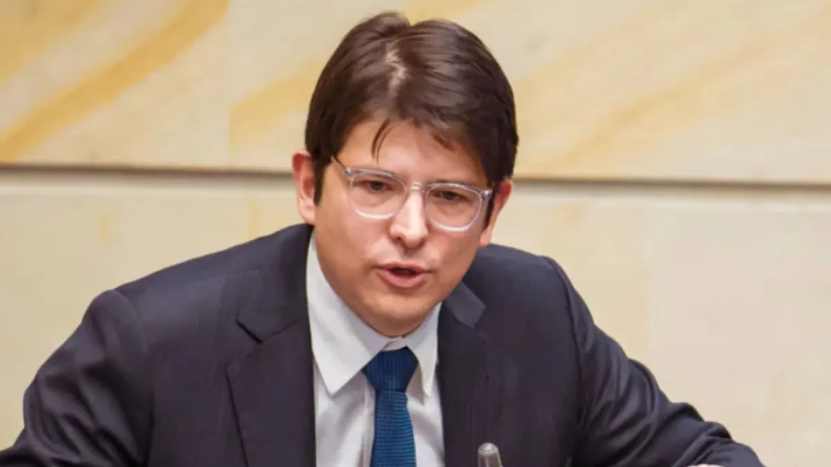 Pré-candidato à Presidência da Colômbia sofre atentado a tiros