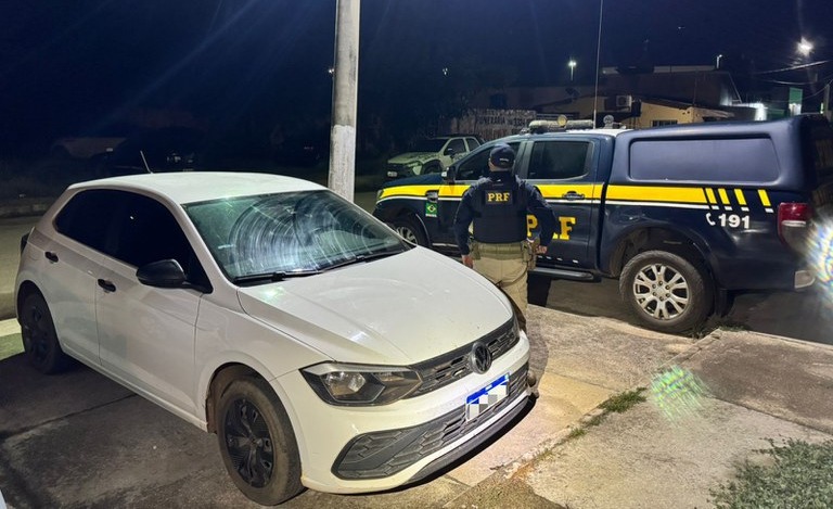 PRF recupera veículo roubado em Marabá