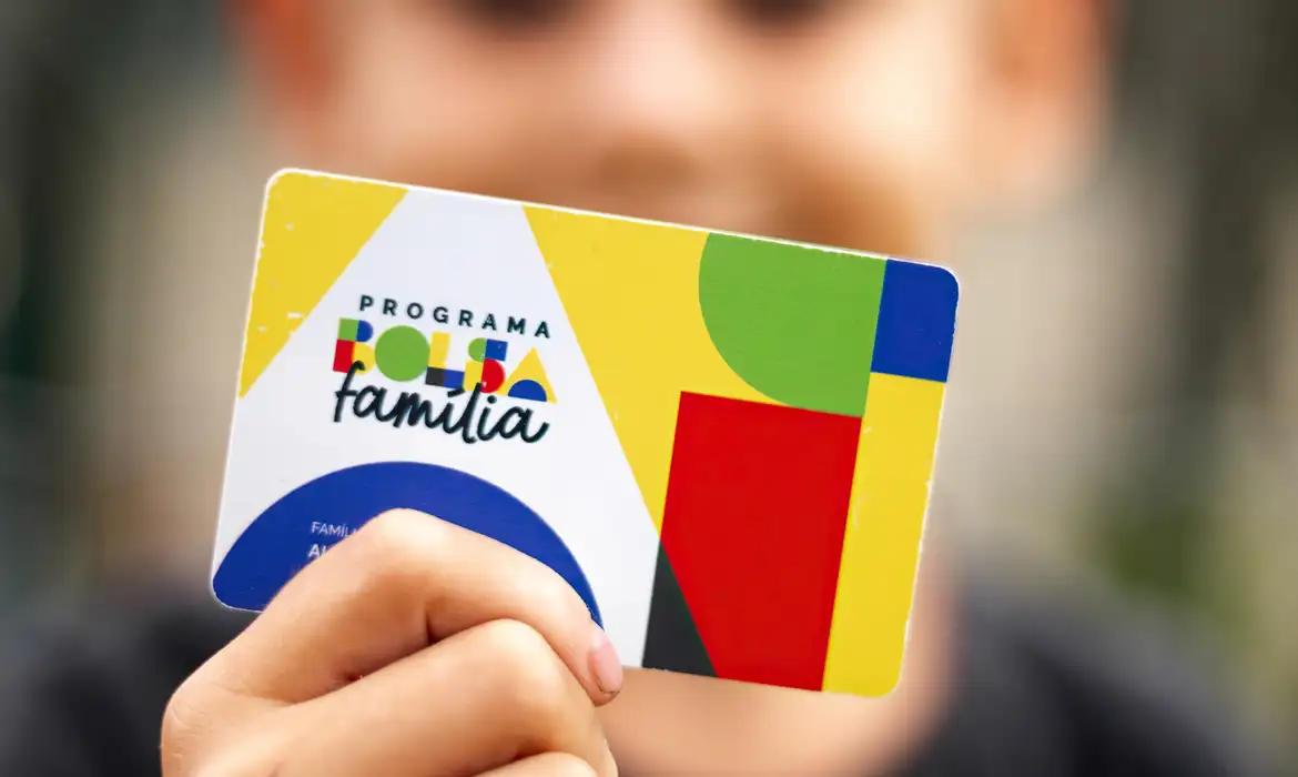 Caixa começa a pagar Bolsa Família de julho; veja calendário