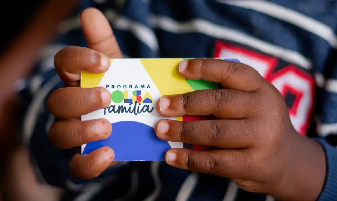 Bolsa Família terá novos grupos com prioridade no acesso ao programa; veja quais