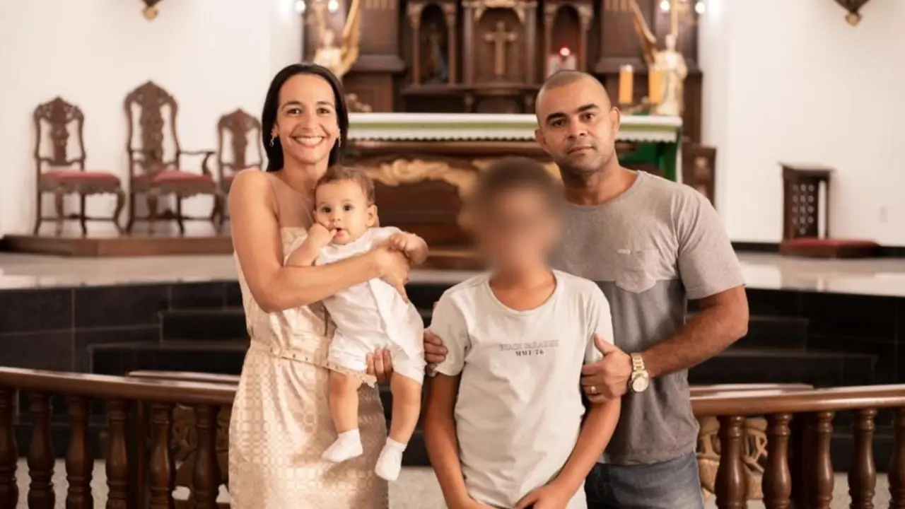 Polícia Civil apreende namorada virtual de adolescente que matou a família no RJ