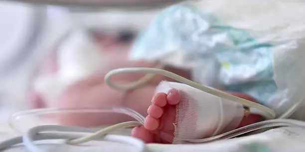 Mulher joga bebê na lixeira por ‘não ter vontade’ de ter mais filhos
