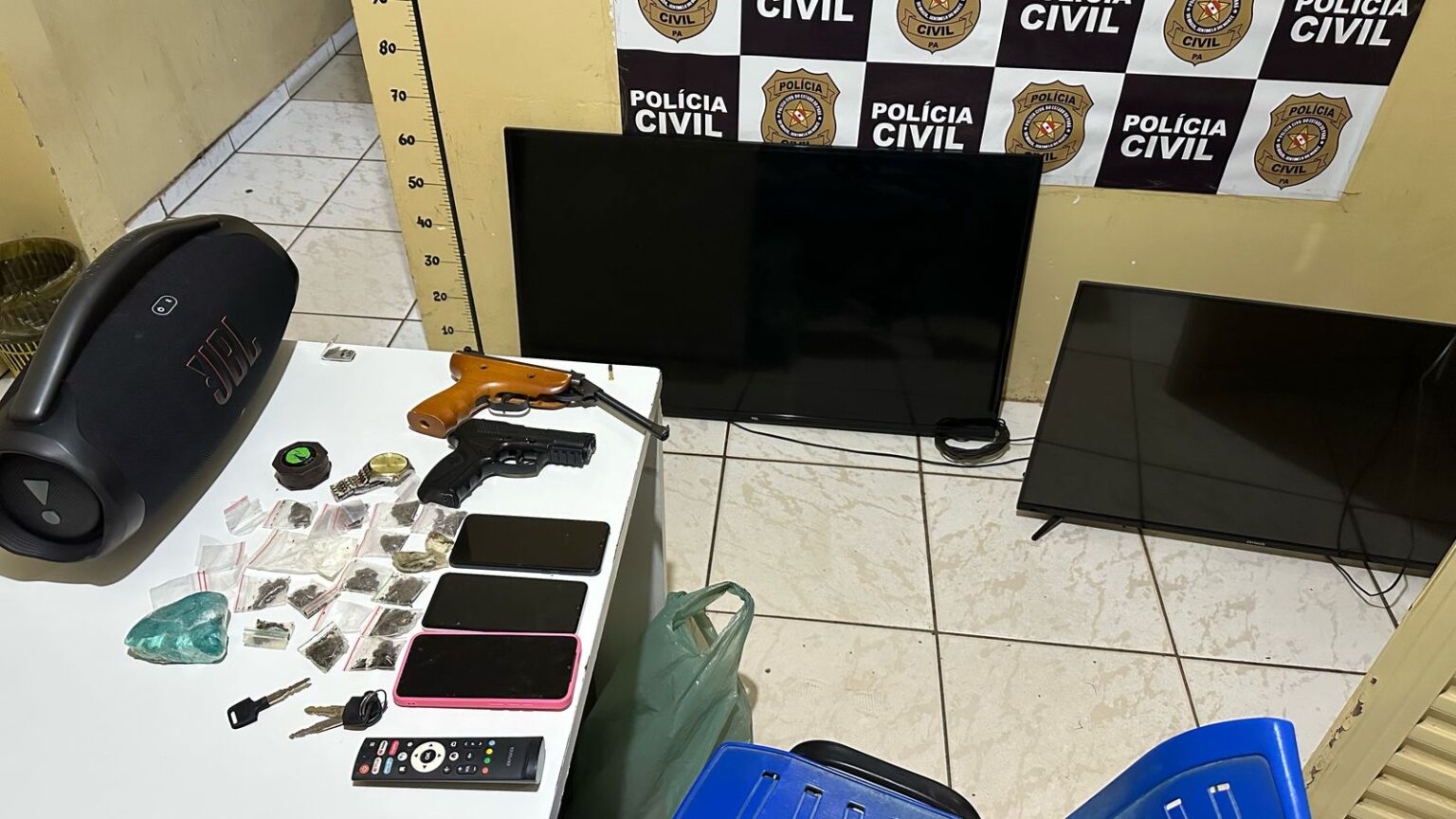 PM prende três homens e recupera produtos de roubo em Redenção