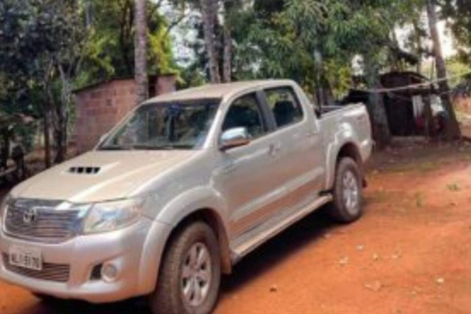 Casal é rendido por homens armados e tem caminhonete roubada em Parauapebas
