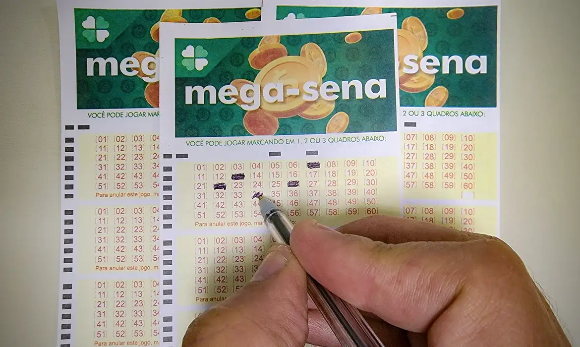 Mega-Sena acumula e prêmio principal vai para R$ 35 milhões