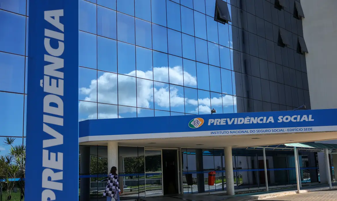 INSS suspende contrato com a Crefisa
