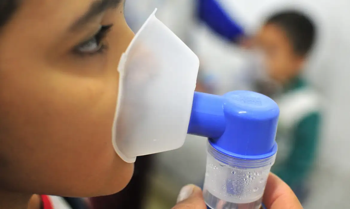 Casos de síndrome respiratória grave caem no país